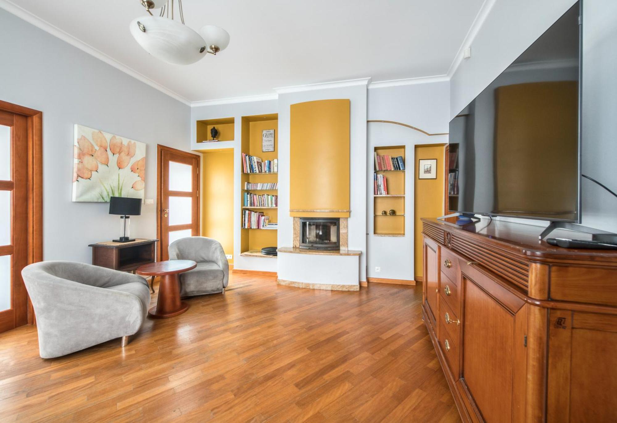 Apartment Dr - Harbor